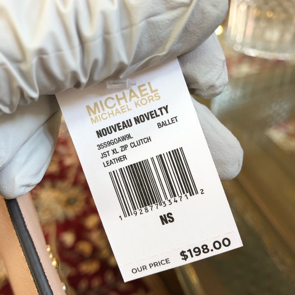 NWT Michael Kors limited edition Paris wristlet - Picture 5 of 8